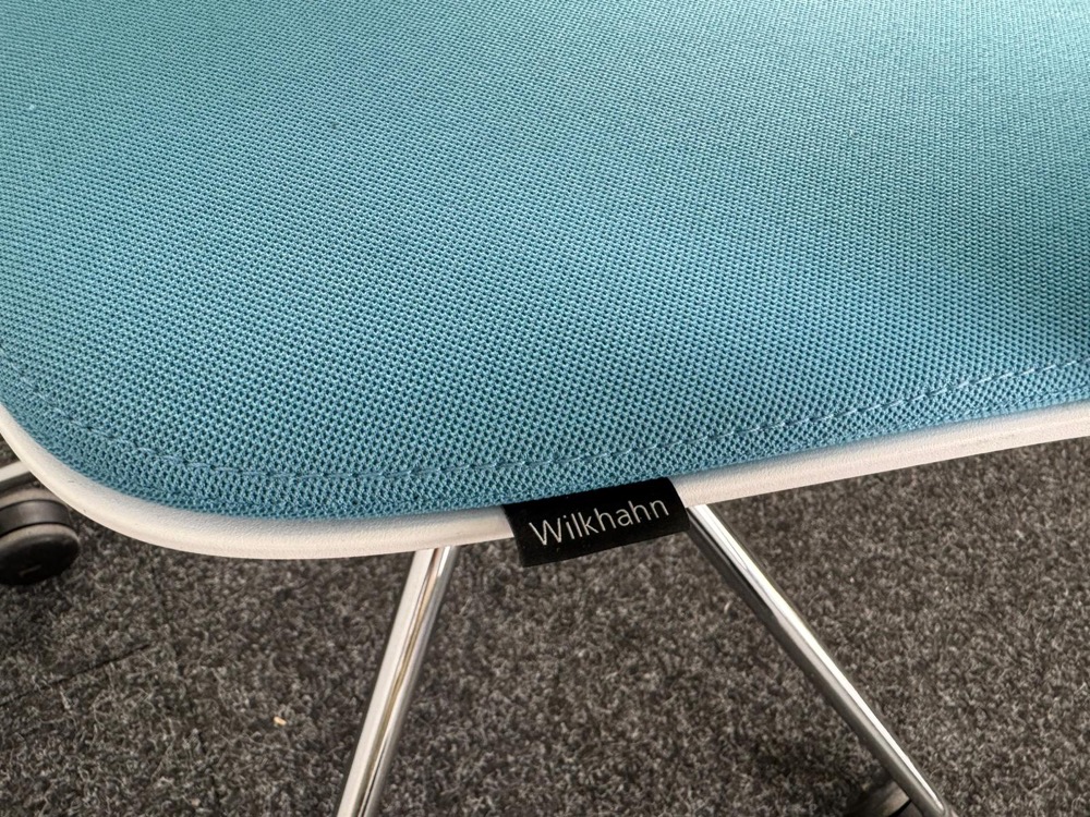 WILKHAHN 222 / 42 Chaise de réunion - tissu bleu clair / chrome base étoile – Image 8