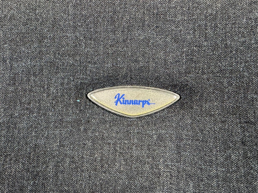 KINNARPS +8 Bureaustoel - donkergrijs stof / zwart kunststof kruisvoet - Afbeelding 10