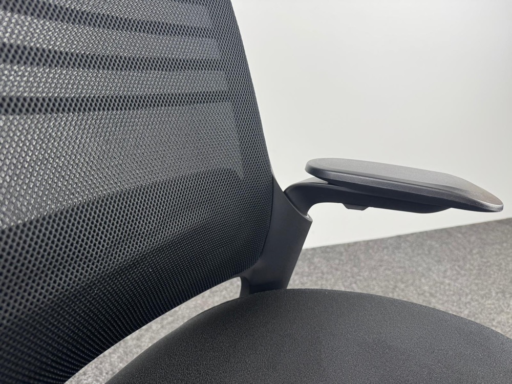 STEELCASE Series 1 Chaise de bureau - tissu noir / plastique noir base croisée – Image 11