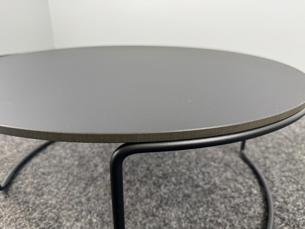 Table d’appoint Rond B70xD70xH30 - plastique noir / métal noir piètement traîneau – Image 6