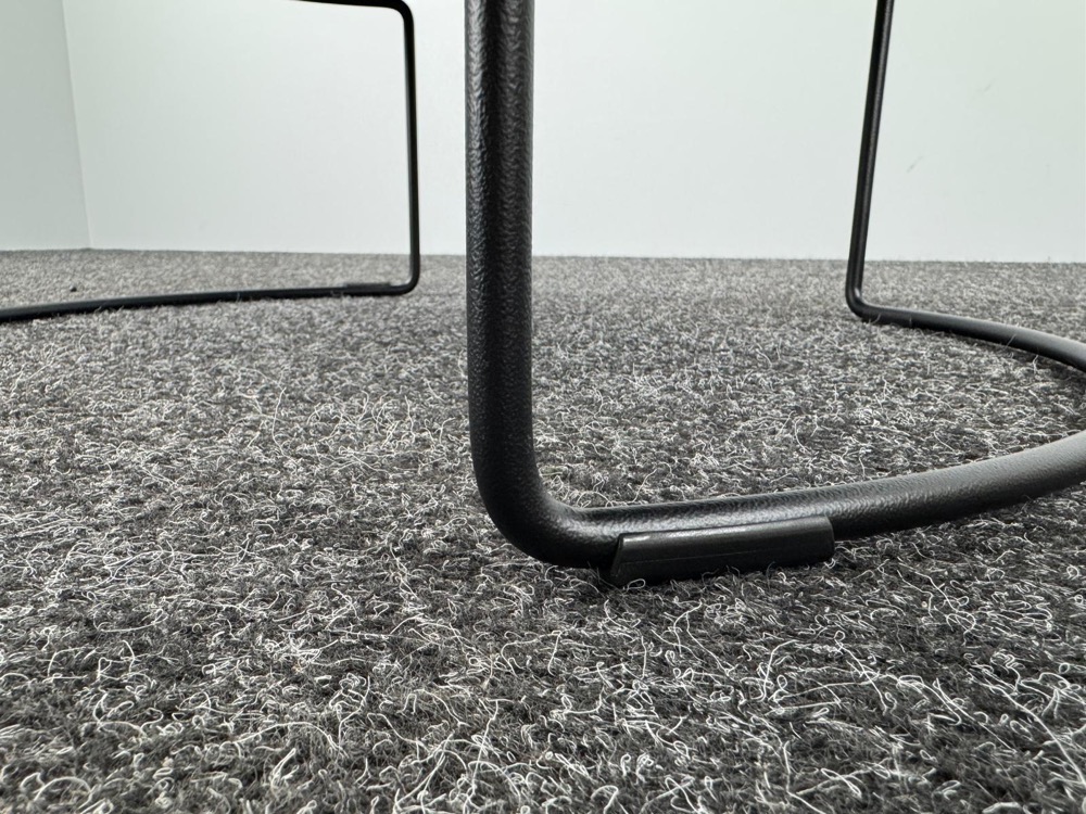 Table d’appoint Rond B70xD70xH30 - plastique noir / métal noir piètement traîneau – Image 7