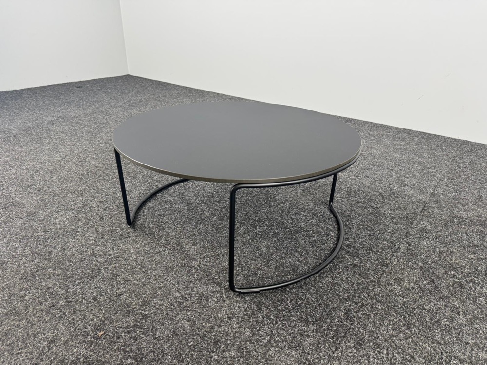 Table d’appoint Rond B70xD70xH30 - plastique noir / métal noir piètement traîneau – Image 8