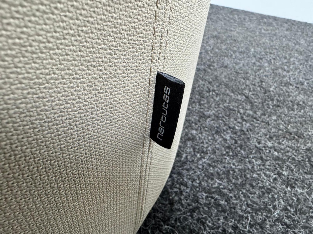 NARBUTAS Pouf B58xL35 - textile beige / hpl noir – Image 6