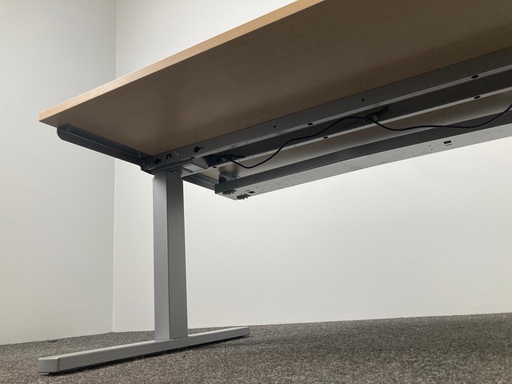 BULO Bureau assis-debout électrique B200xD90xH64-130 - hpl imitation bois / métal gris pied en t – Image 6