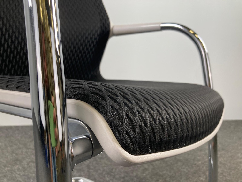 VITRA Unix Chair 127 Meeting Chair design Antonio Citterio - black fabric / chrome cantilever - Image 13