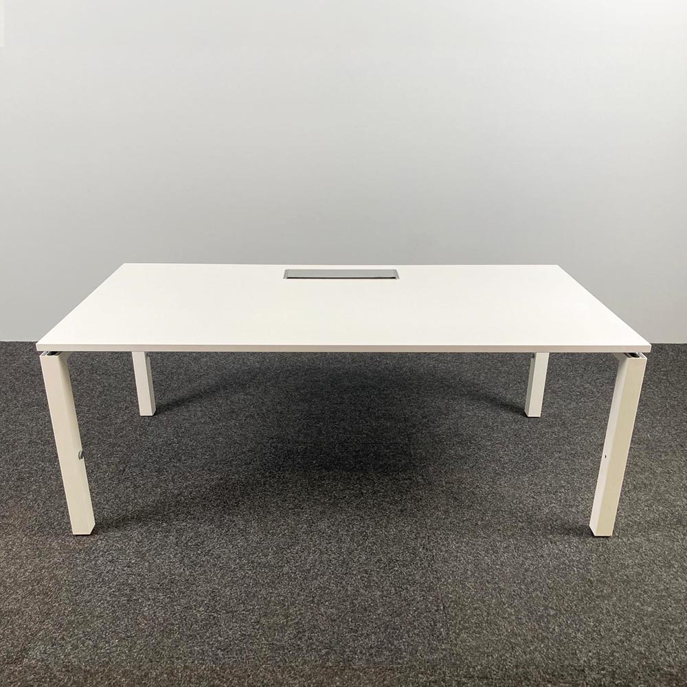 Bureau B160xD80xH62 - wit melamine / wit metaal vierpoot - Afbeelding 2