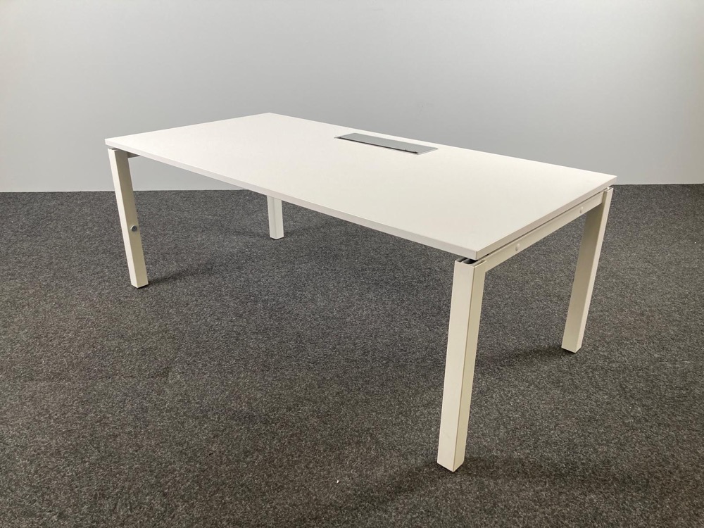 Bureau B160xD80xH62 - wit melamine / wit metaal vierpoot - Afbeelding 3
