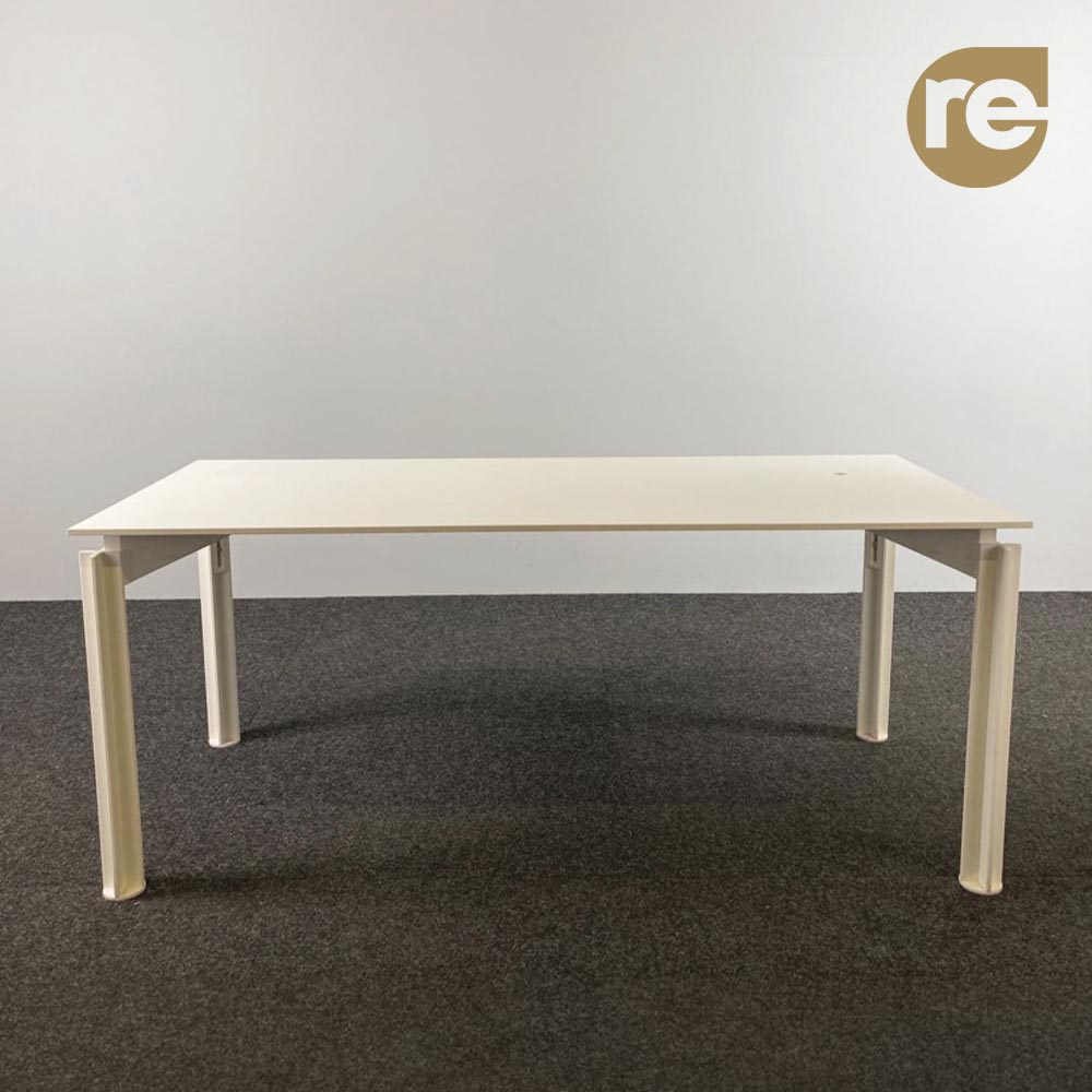 BULO H2O Bureau B180xD80xH71-79 - wit melamine / wit metaal vierpoot