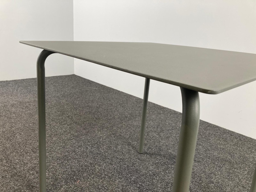 SERAX August Table de cantine Carré design Vincent van Duysen B75xD75xH73 - alu vert foncé / alu vert foncé quatre pieds – Image 3
