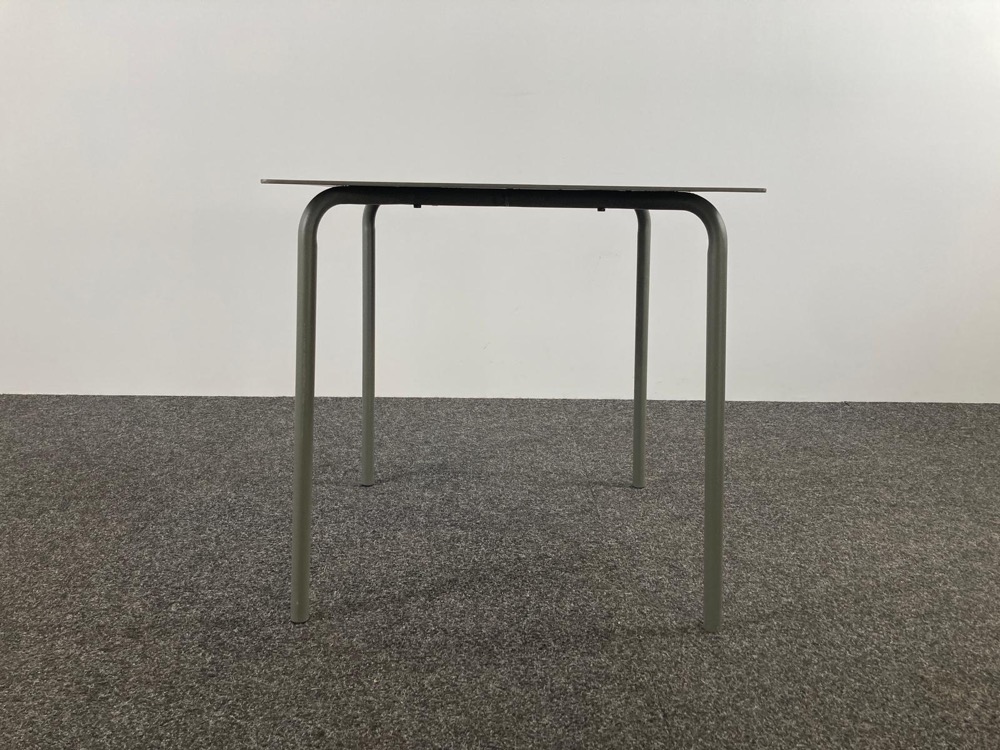SERAX August Table de cantine Carré design Vincent van Duysen B75xD75xH73 - alu vert foncé / alu vert foncé quatre pieds – Image 4