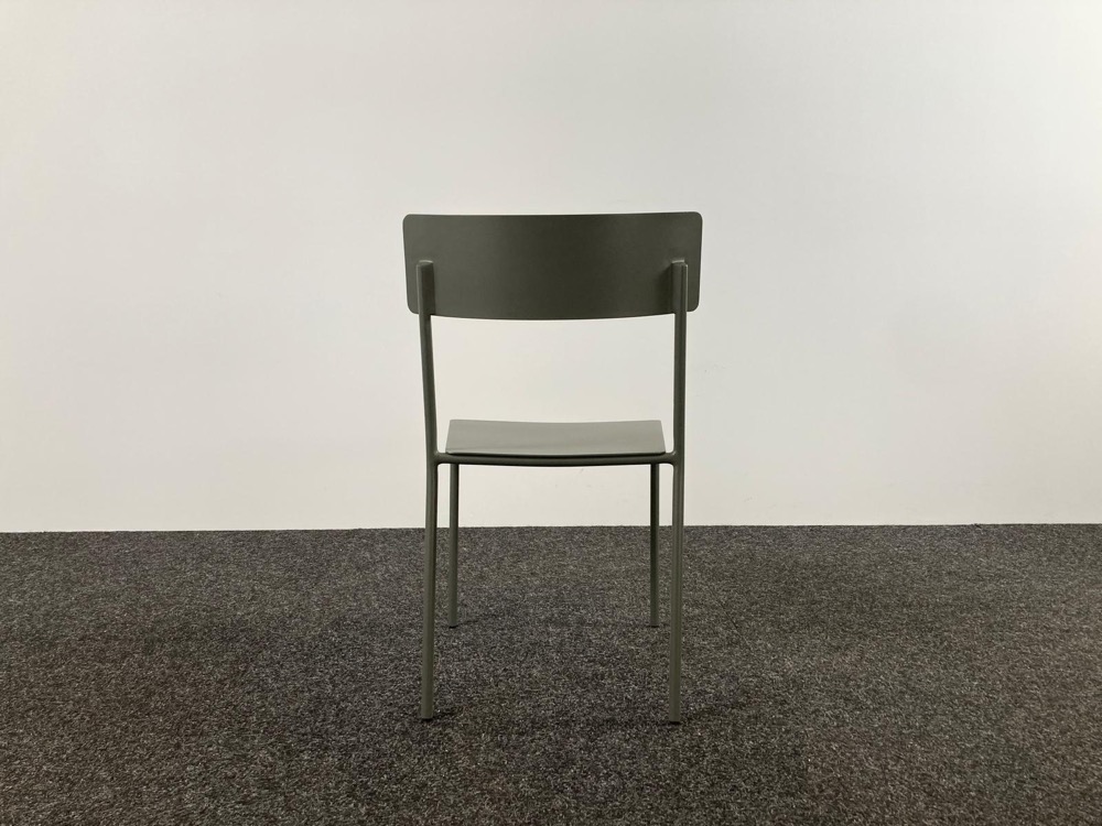 SERAX August Chaise de cantine design Vincent van Duysen - alu vert foncé / alu vert foncé quatre pieds – Image 7