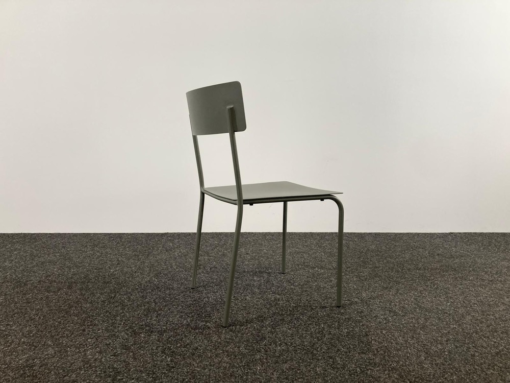 SERAX August Chaise de cantine design Vincent van Duysen - alu vert foncé / alu vert foncé quatre pieds – Image 9