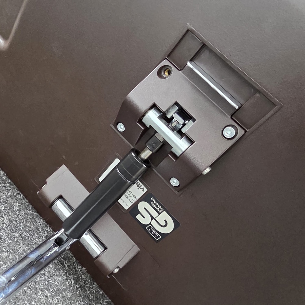VITRA NesTable Laptoptafeltje B50xD35xH58-72 - donkerbruin kunststof / bruin metaal centrale poot - Afbeelding 14