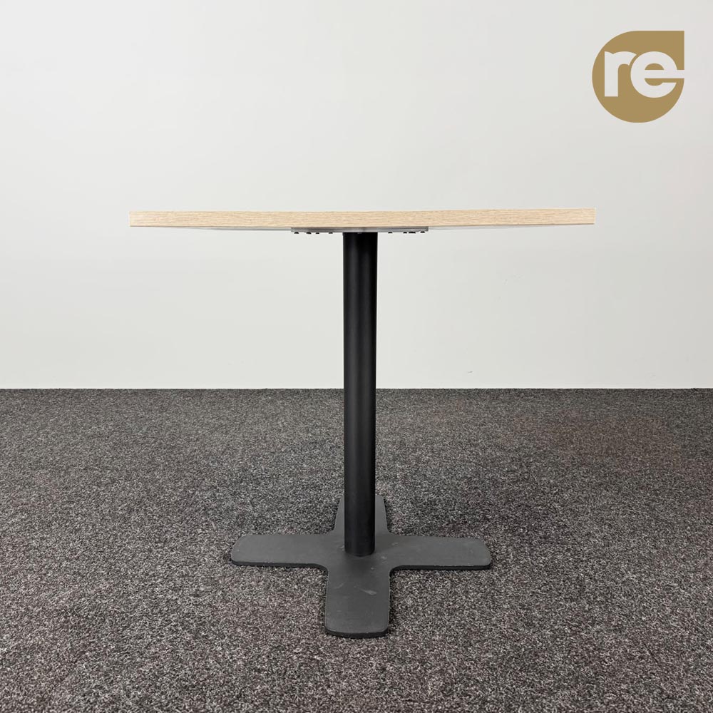 Kantinetafel B70xD60xH75 - hout hpl / zwart metaal kruisvoet