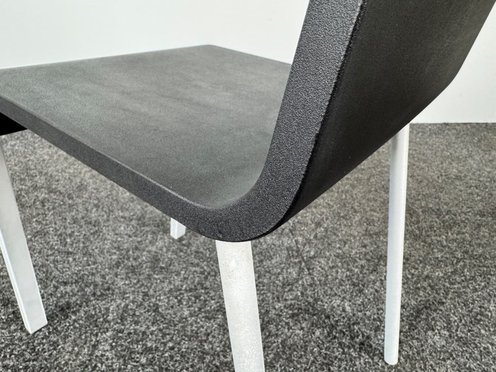 VITRA .03 Vergaderstoel design Maarten van Severen - antraciet kunststof / grijs metaal vierpoot - Afbeelding 8
