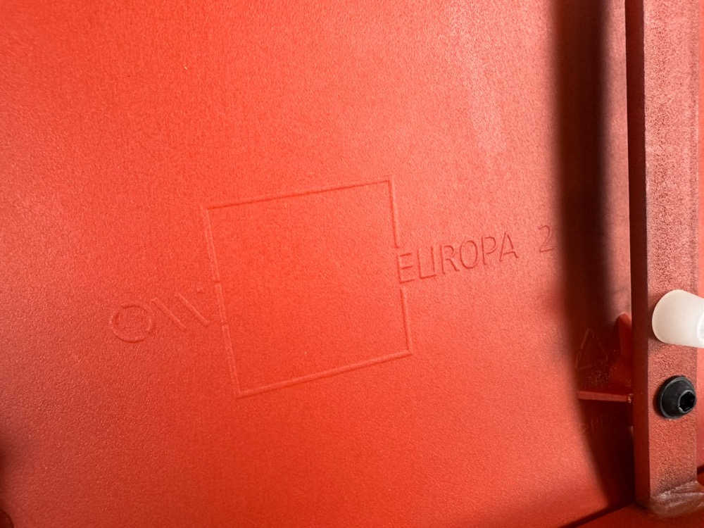 EUROPA 2 Kantinestoel stapelbaar - rood kunststof / rood metaal sledepoot - Afbeelding 8