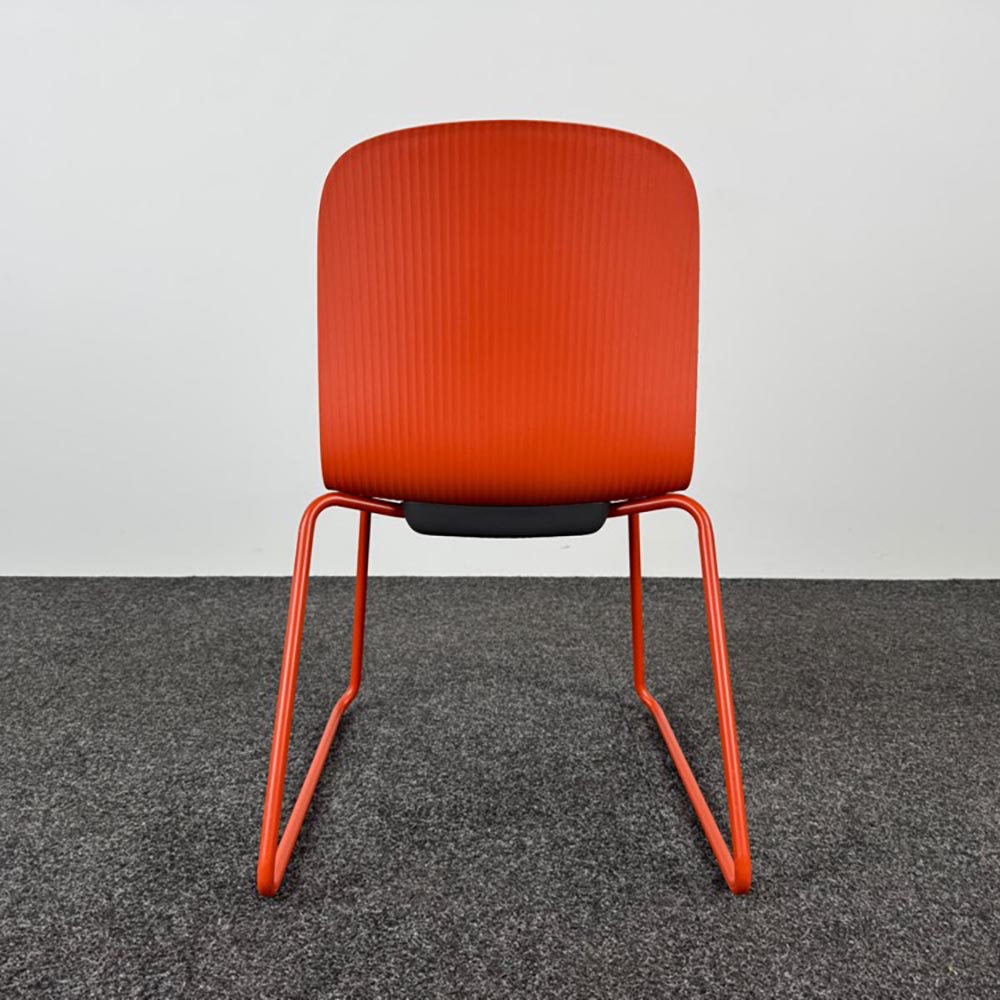 STEELCASE Cavatina Kantinestoel stapelbaar - baksteenrood kunststof / rood metaal sledepoot - Afbeelding 6