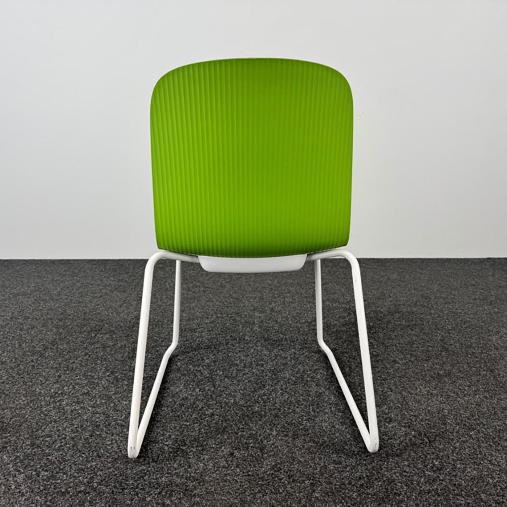 STEELCASE Cavatina Kantinestoel stapelbaar - groen kunststof / wit metaal sledepoot - Afbeelding 5