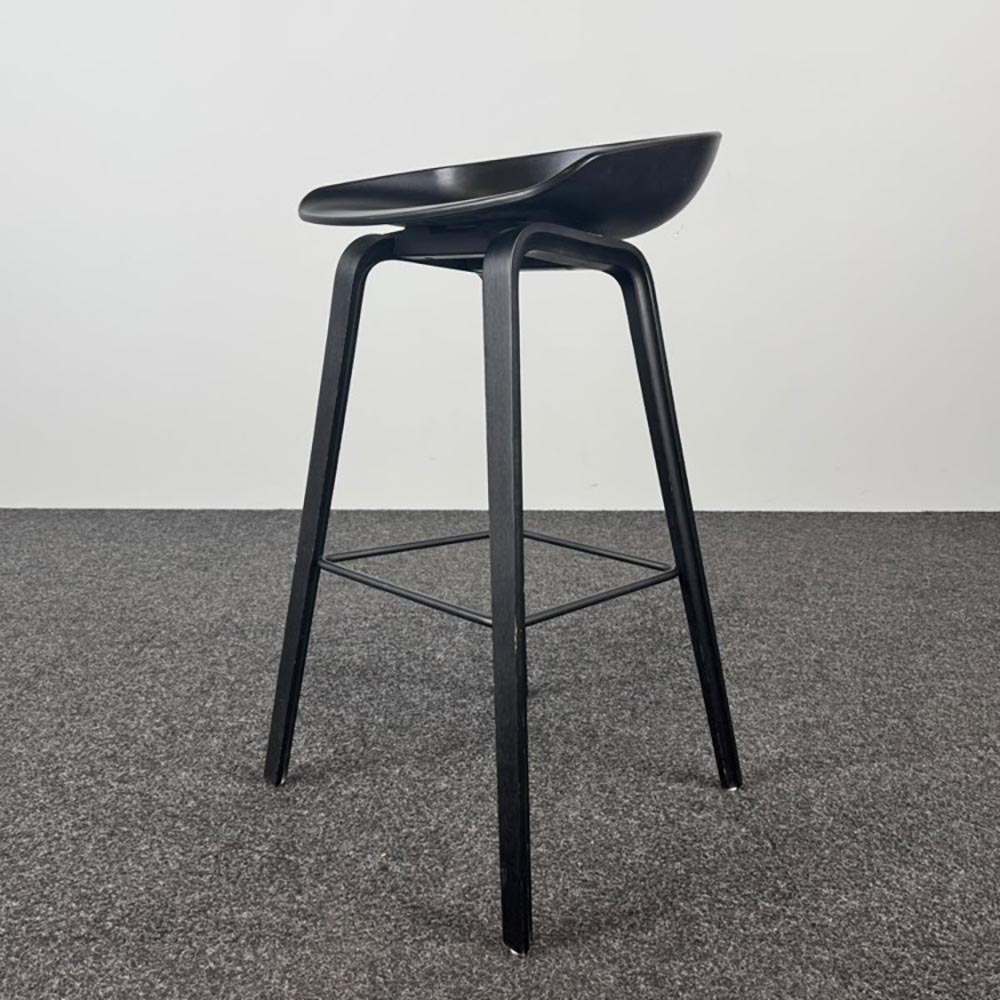 HAY About a Stool AAS32 Barkruk design Hee Welling - zwart kunststof / zwart hout vierpoot - Afbeelding 2