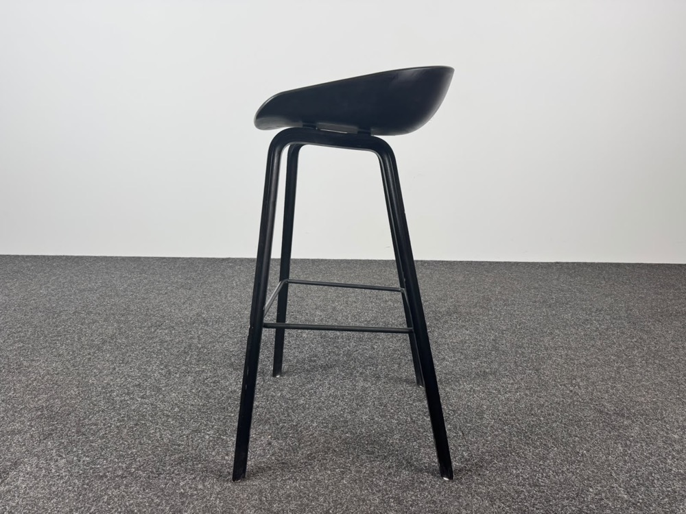 HAY About a Stool AAS32 Barkruk design Hee Welling - zwart kunststof / zwart hout vierpoot - Afbeelding 3