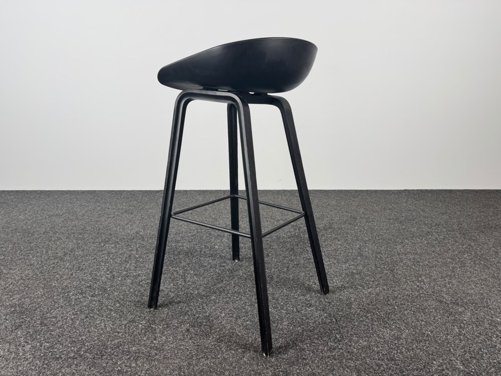 HAY About a Stool AAS32 Barkruk design Hee Welling - zwart kunststof / zwart hout vierpoot - Afbeelding 4