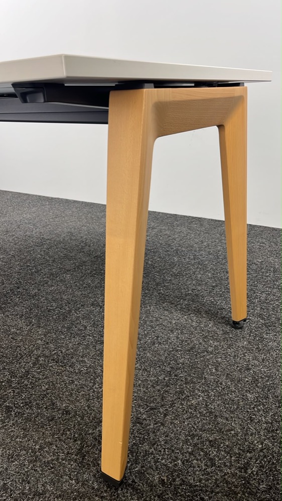 STEELCASE Bureau B200xD80xH74 - wit melamine / eikenhout vierpoot - Afbeelding 3
