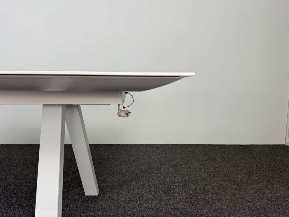 Vergadertafel B240xD100xH74 - wit melamine / wit metaal vierpoot - Afbeelding 6