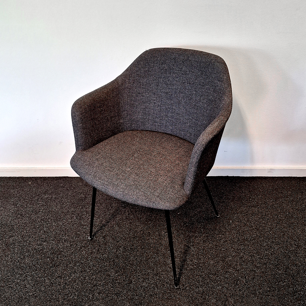 &TRADITION Rely chair HW35 - antraciet stof / metaal vierpoot